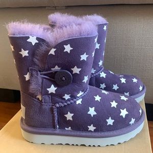 T Bailey button starlight new it comes with box as pictured..